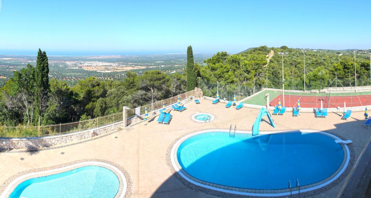 Hotel Lo Smeraldo Cisternino Exterior photo